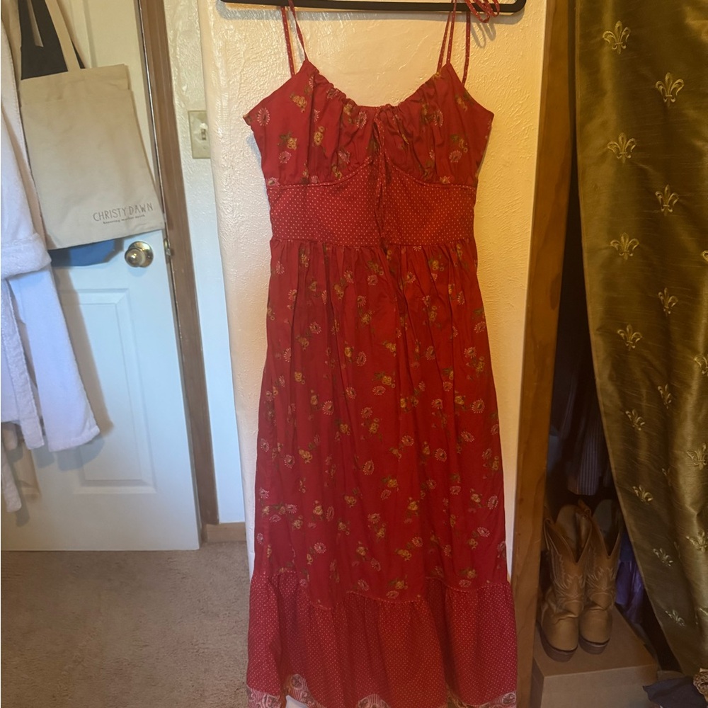 The Antara Dress in Red Daisy / Size M
